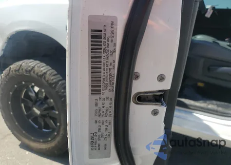 2019 Ram 1500 Classic Tradesman z USA, uszkodzony, nr VIN 1C6RR6KM9KS747773